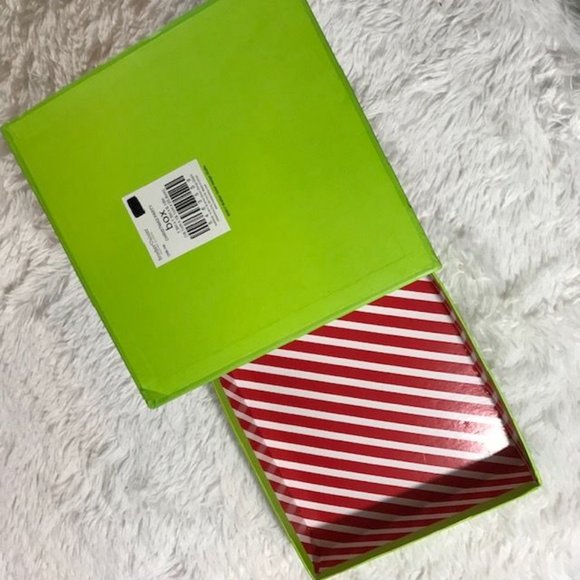 Many Faces of Santa Box and Holiday Socks Set - Picture 6 of 9